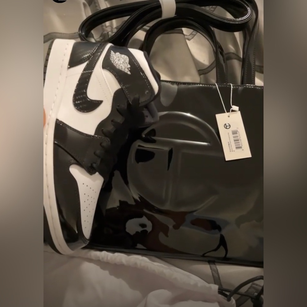 Medium black patent leather Telfar - Picture 4 of 15